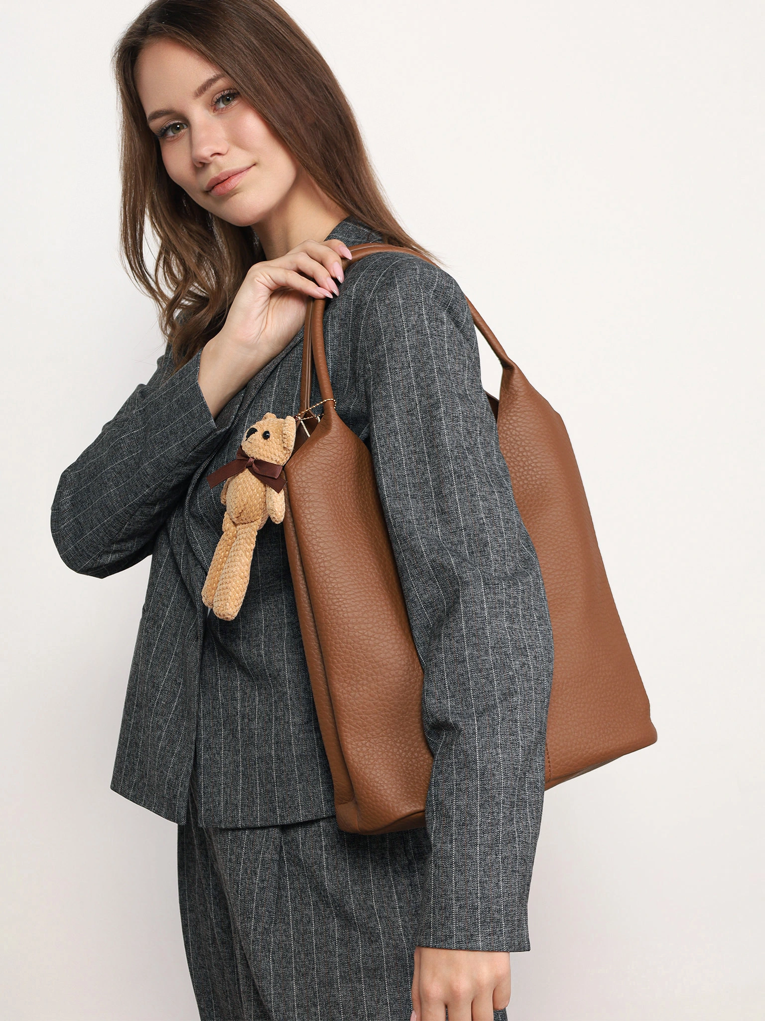 Сумка-шоппер с косметичкой и брелком в ассортименте